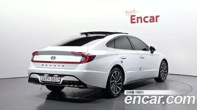 Hyundai Sonata 2019 — ფოტო 2/20