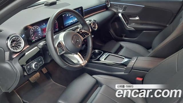Mercedes-Benz A-Class 2024 — ფოტო 14/20