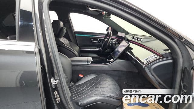Mercedes-Benz S-Class 2021 — Photo 8/36