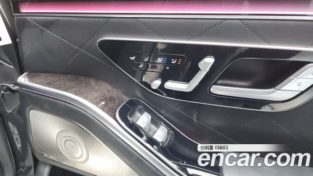 Mercedes-Benz S-Class 2021 — Photo 11/36