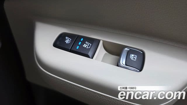 Kia Carnival 2025 — Фото 18/20