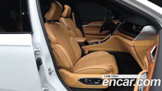 Jeep Grand Cherokee 2023 — ფოტო 11/20