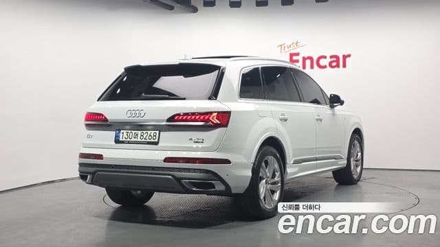 Audi Q7 2021 — Şəkil 1/20