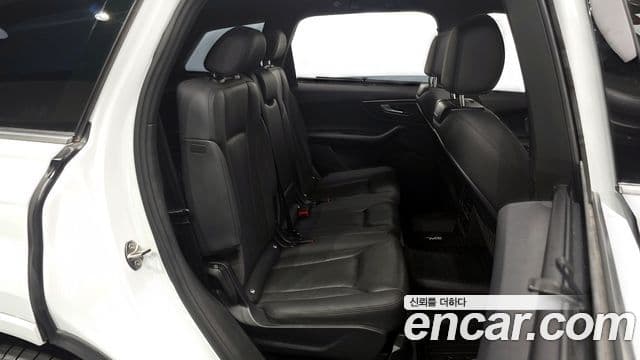 Audi Q7 2021 — фото 11 из 20