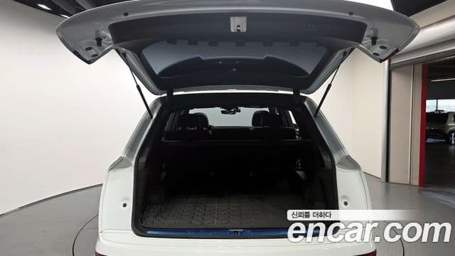 Audi Q7 2021 — фото 20 из 20
