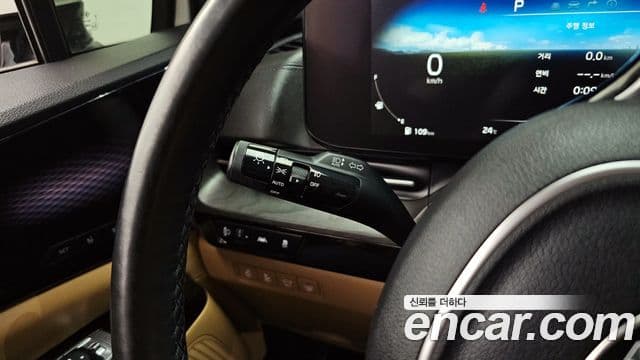 Kia Carnival 2021 — Фото 19/20