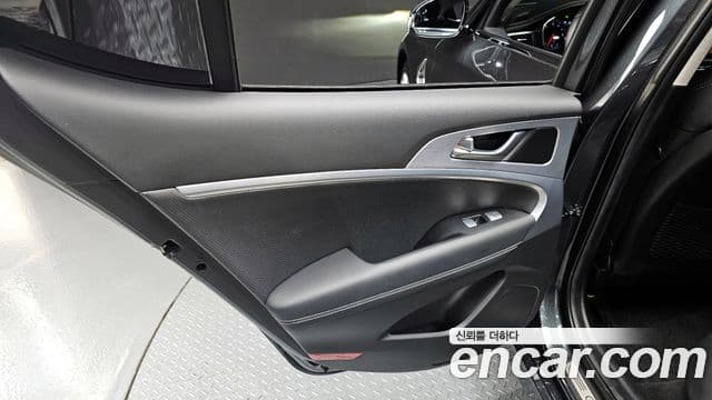 Genesis G70 2019 — Photo 7/30