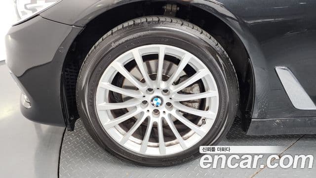 BMW 5 Series 2019 — Şəkil 5/20
