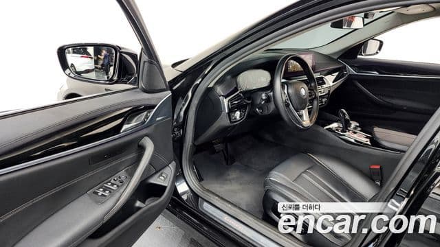 BMW 5 Series 2019 — Şəkil 10/20