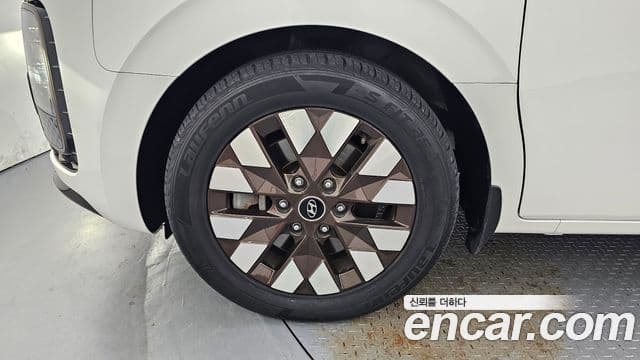 Hyundai Staria 2024 — ფოტო 5/20