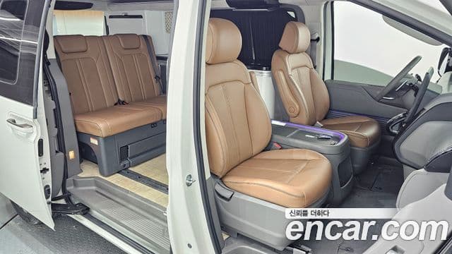 Hyundai Staria 2024 — ფოტო 11/20