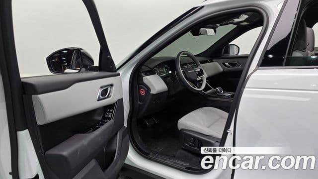 Land Rover Range Rover Velar 2025 — ფოტო 10/20