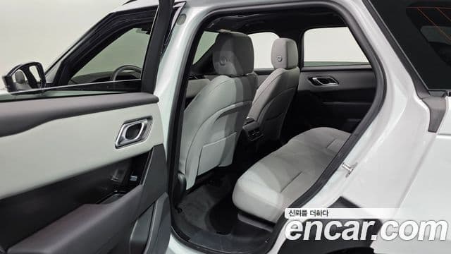 Land Rover Range Rover Velar 2025 — ფოტო 11/20