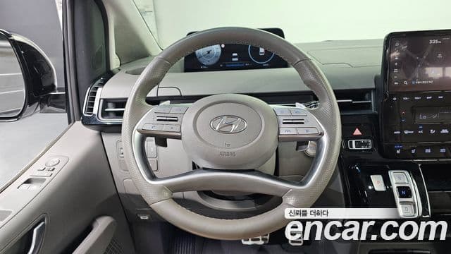 Hyundai Staria 2022 — Фото 13/20