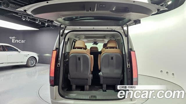 Hyundai Staria 2022 — фото 20 из 20