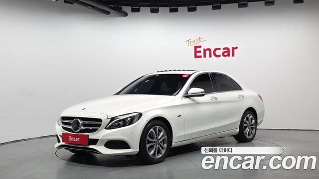 Mercedes-Benz C-Class 2018 — Şəkil 1/20