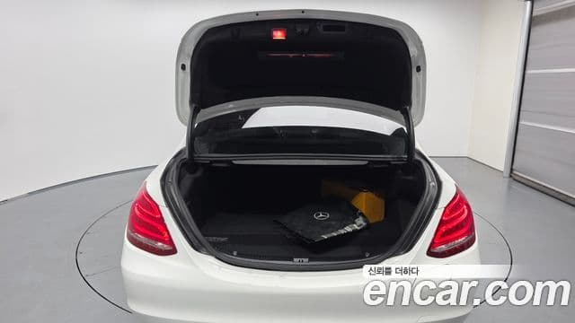 Mercedes-Benz C-Class 2018 — Şəkil 20/20