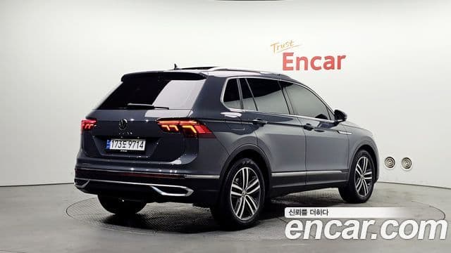 Volkswagen Tiguan 2024 — Photo 4/20