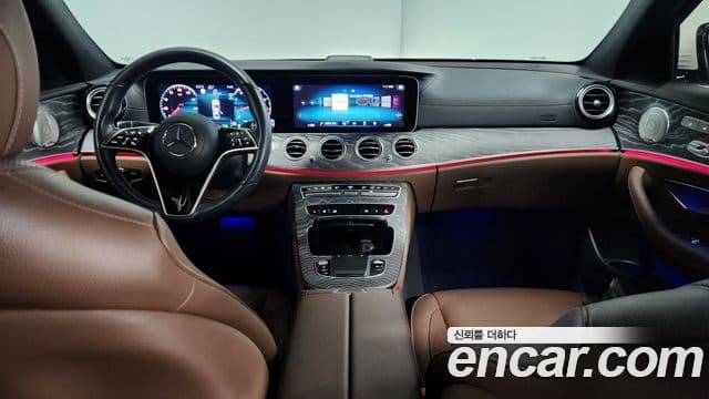 Mercedes-Benz E-Class 2023 — ფოტო 10/20