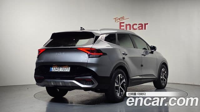 Kia Sportage 2021 — ფოტო 2/20