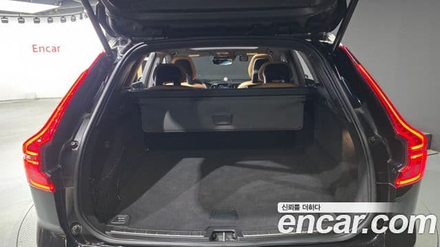 Volvo XC60 2018 — фото 17 из 20