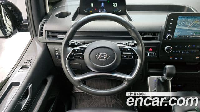 Hyundai Staria 2022 — ფოტო 13/20