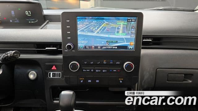 Hyundai Staria 2022 — ფოტო 19/20