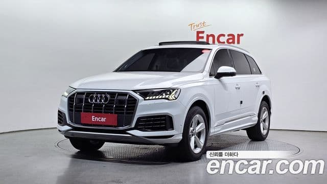 Audi Q7 2020 — Фото 1/20