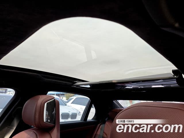 BMW 7 Series 2023 — ფოტო 13/20
