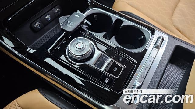 Kia Carnival 2021 — ფოტო 9/20