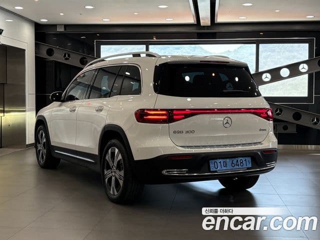 Mercedes-Benz EQB 2025 — Şəkil 10/19