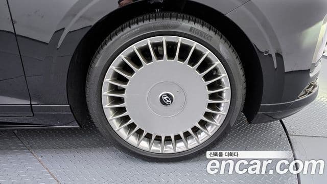 Hyundai Grandeur Hybrid 2023 — Photo 27/36