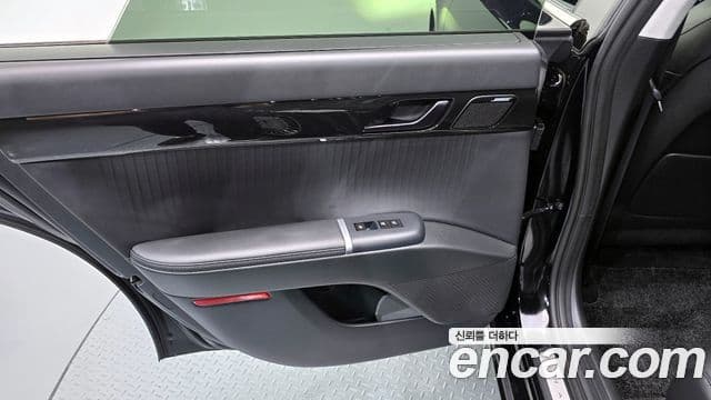 Hyundai Grandeur Hybrid 2023 — Photo 35/36