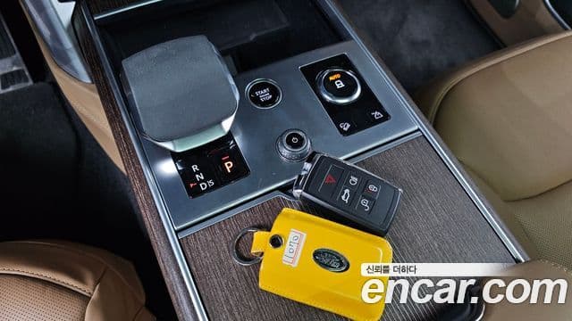 Land Rover Range Rover 2023 — фото 9 из 20