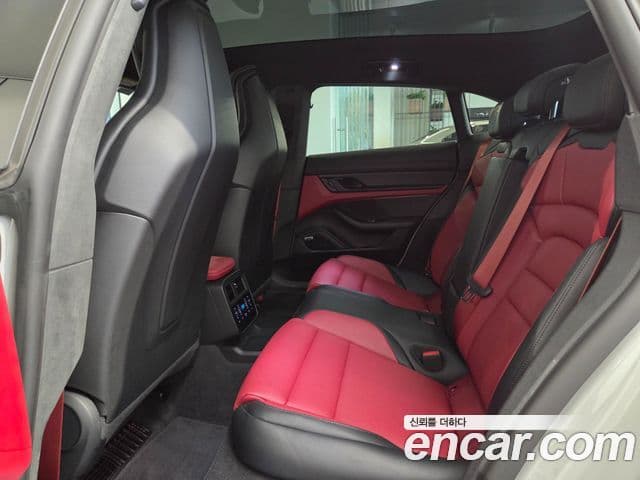 Porsche Taycan 2025 — Photo 19/20