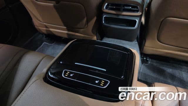 Genesis Electrified G80 2024 — Şəkil 19/20