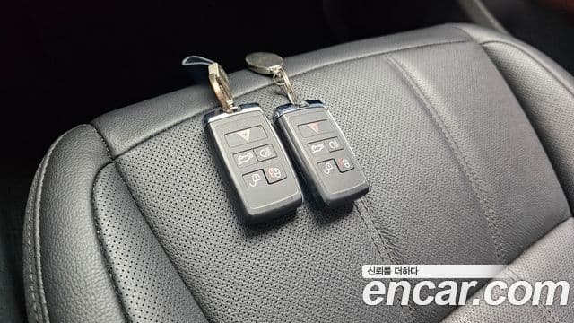 Land Rover Range Rover Evoque 2022 — Şəkil 16/20