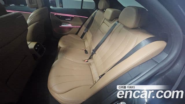 Mercedes-Benz E-Class 2024 — ფოტო 12/20