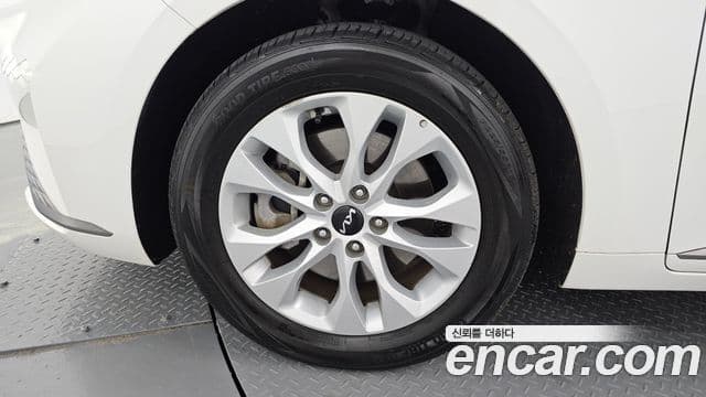 Kia K8 2021 — ფოტო 5/20