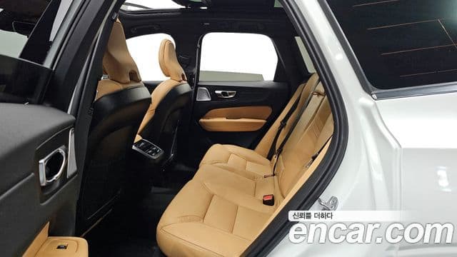 Volvo XC60 2025 — Şəkil 12/20