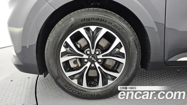 Kia Carnival 2021 — ფოტო 5/20