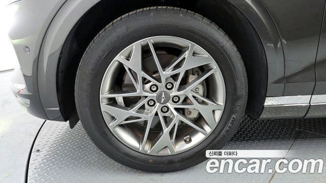 Genesis GV70 2023 — ფოტო 5/20