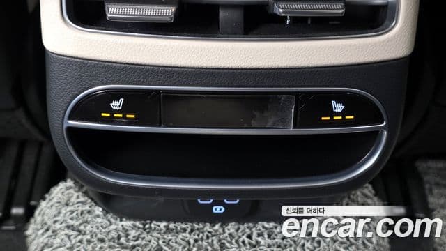 Genesis GV70 2023 — Photo 29/38