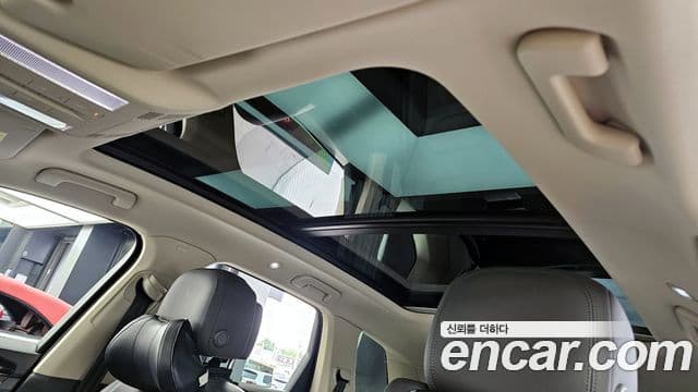 Volkswagen Touareg 2021 — ფოტო 18/20