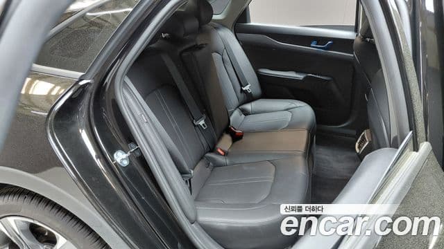 Kia K5 2023 — ფოტო 12/20