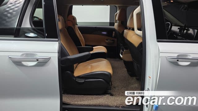 Kia Carnival 2023 — Şəkil 11/20