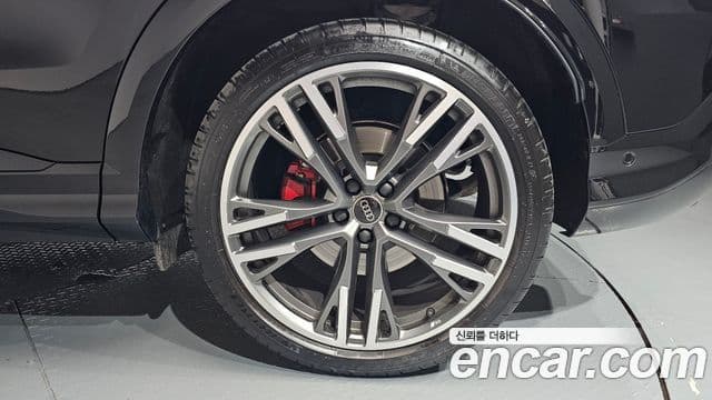 Audi Q5 2025 — Photo 8/37