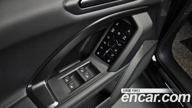 Audi Q5 2025 — Photo 9/37