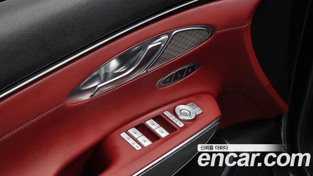 Genesis GV70 2021 — ფოტო 15/20