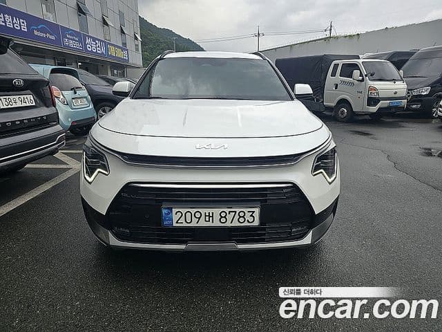 Kia Niro 2022 — Фото 9/20